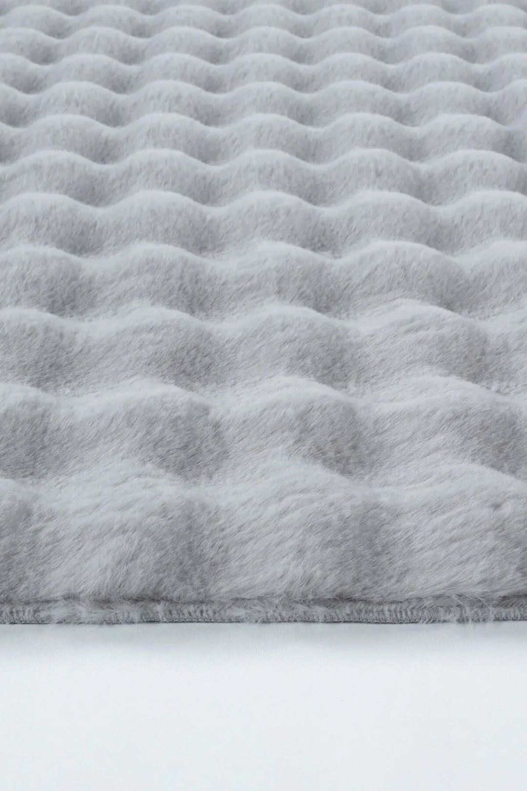 Eco Açık Gri Yumuşak Kesme Yolluk Kaymaz Taban Yumuşak Peluş Halı