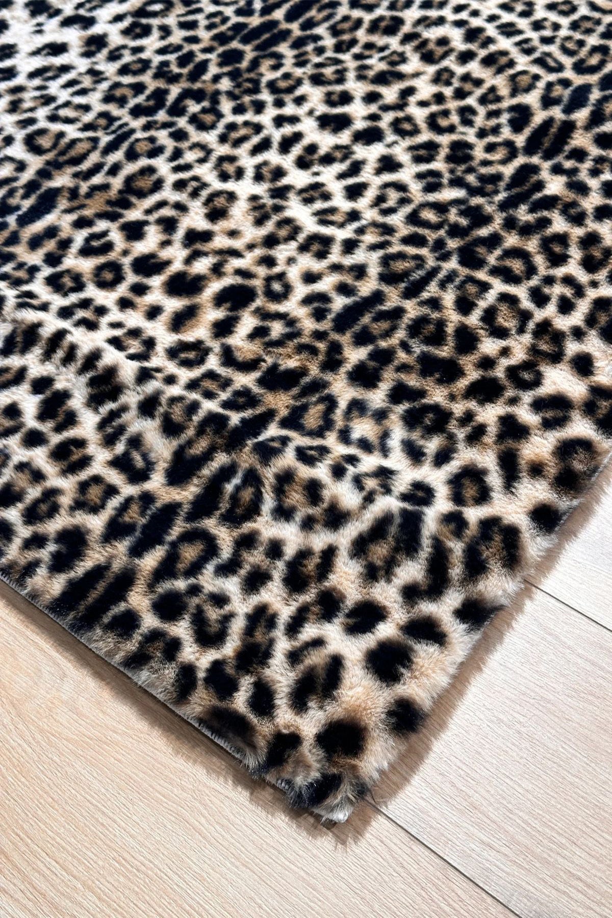 Premium Seri Bej Tavşan Tüyü Leopar Desenli Kaymaz Taban Halı Yolluk