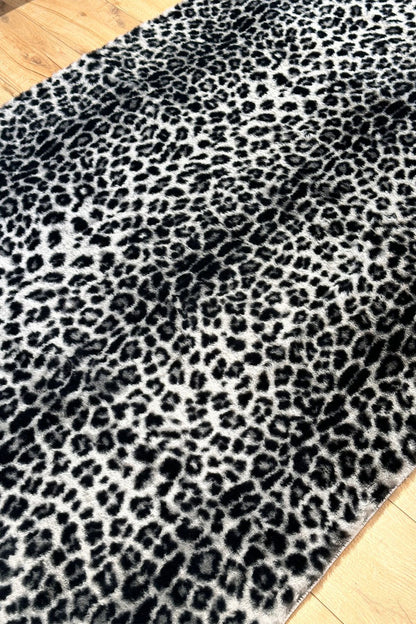 Premium Seri Gri Tavşan Tüyü Leopar Desenli Kaymaz Taban Halı Yolluk